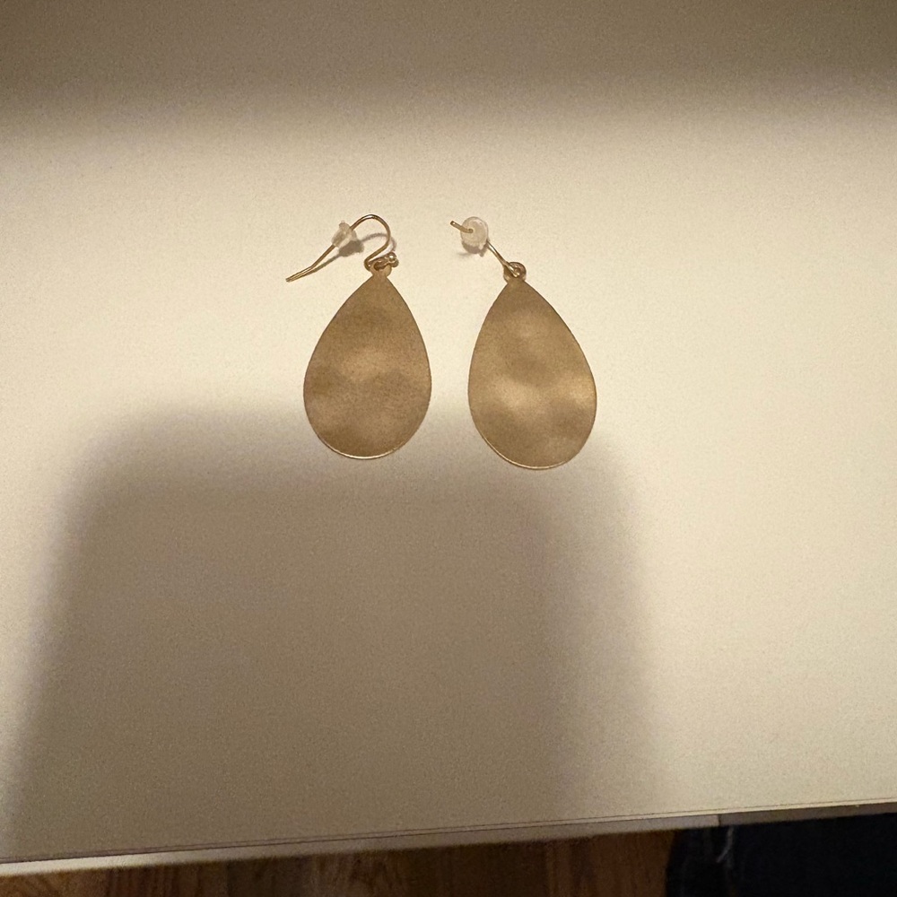 Elegant Gold Teardrop Earrings